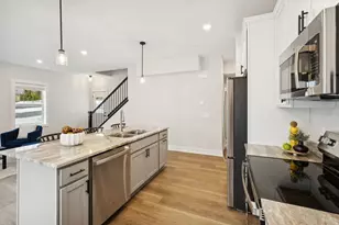 3407 Douglas Dr N, Crystal, MN 55422 - Photo 11