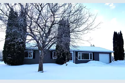 412 E Hamilton Avenue, Baudette, MN 56623 - Photo 1