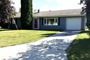 412 E Hamilton Ave, Baudette, MN 56623 - Photo 1