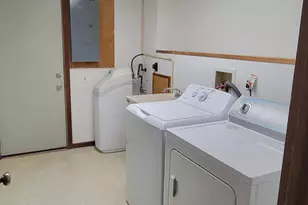 412 E Hamilton Ave, Baudette, MN 56623 - Photo 15