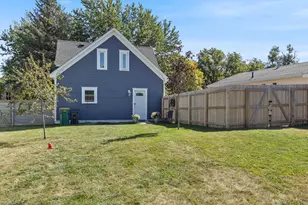 220 Fremont St S, Lake Benton, MN 56149 - Photo 9