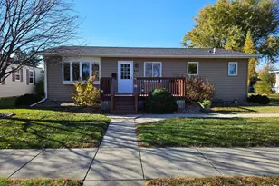 417 9th St N, Breckenridge, MN 56520 - Photo 1