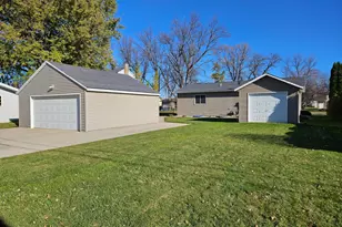 417 9th St N, Breckenridge, MN 56520 - Photo 5