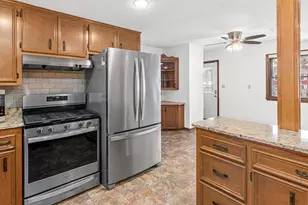 11216 Harrison Ave S, Bloomington, MN 55437 - Photo 9