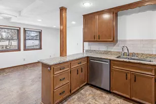 11216 Harrison Ave S, Bloomington, MN 55437 - Photo 11