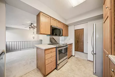 10234 Berkshire Road, Bloomington, MN 55437 - Photo 7