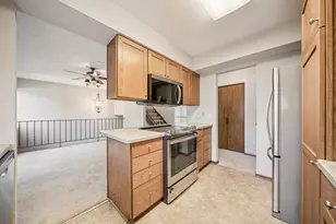 10234 Berkshire Rd, Bloomington, MN 55437 - Photo 7