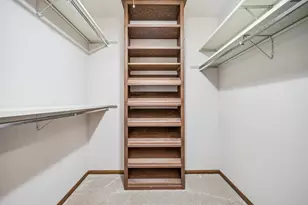 10234 Berkshire Rd, Bloomington, MN 55437 - Photo 17