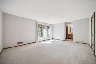 10234 Berkshire Rd, Bloomington, MN 55437 - Photo 15