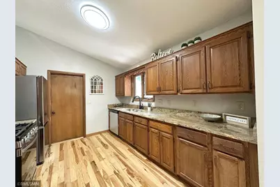 11900 Highland View Circle, Burnsville, MN 55337 - Photo 9