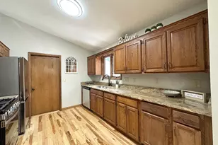 11900 Highland View Cir, Burnsville, MN 55337 - Photo 9