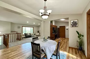 11900 Highland View Cir, Burnsville, MN 55337 - Photo 5