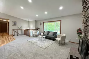 11900 Highland View Cir, Burnsville, MN 55337 - Photo 3