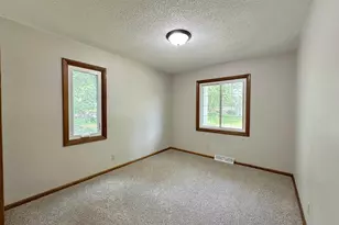 11900 Highland View Cir, Burnsville, MN 55337 - Photo 19