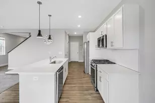 451 Murray Hl Wy, Waconia, MN 55387 - Photo 15