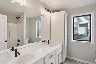 4087 Isaac Ct, Vadnais Heights, MN 55127 - Photo 25