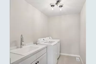 4087 Isaac Court, Vadnais Heights, MN 55127 - Photo 31