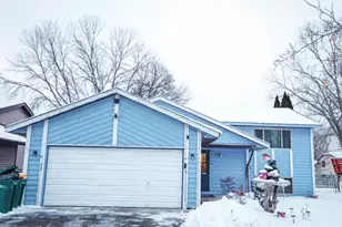 3222 Greenbrier St, Vadnais Heights, MN 55127 - Photo 3