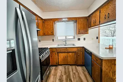 3222 Greenbrier Street, Vadnais Heights, MN 55127 - Photo 5