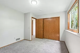 2515 Royals Dr, Hopkins, MN 55305 - Photo 27