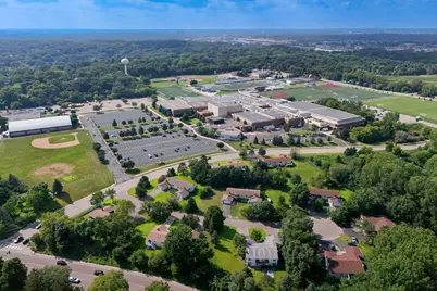 2515 Royals Drive, Hopkins, MN 55305 - Photo 7