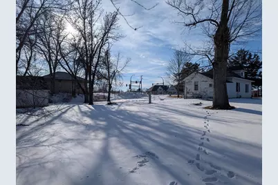 617 E Highway 12, Litchfield, MN 55355 - Photo 9