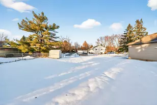 2840 Henslow Ave N, Oakdale, MN 55128 - Photo 21