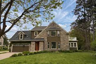 999 Nebraska Ave W, Saint Paul, MN 55117 - Photo 1