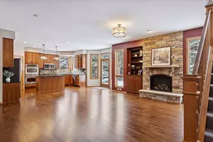 10766 Hawthorn Trail, Woodbury, MN 55129 - Photo 5