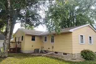 731 3rd Ave NE, Sleepy Eye, MN 56085 - Photo 15
