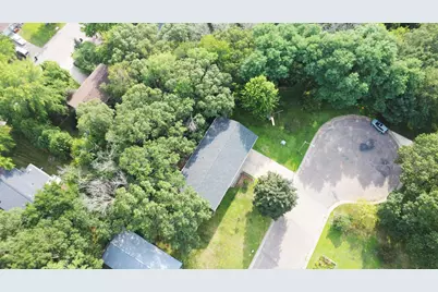 911 Radcliffe Avenue, Altoona, WI 54720 - Photo 5