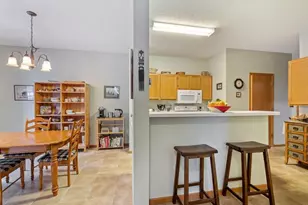 3656 Vermilion Ct N, Eagan, MN 55122 - Photo 7