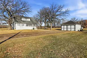 6132 Mayhew Lake Rd NE, Sauk Rapids, MN 56379 - Photo 3