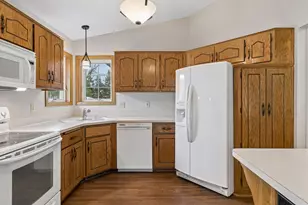 1275 Hilo Ave N, Oakdale, MN 55128 - Photo 5