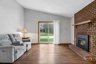 1275 Hilo Ave N, Oakdale, MN 55128 - Photo 13