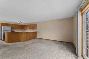 356 Gironde Ct, Woodbury, MN 55125 - Photo 9