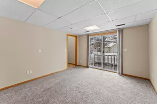 356 Gironde Ct, Woodbury, MN 55125 - Photo 29