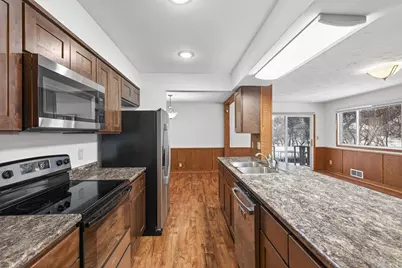 6706 Toledo Avenue N, Brooklyn Center, MN 55429 - Photo 3