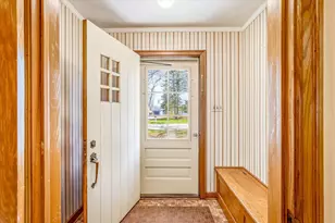 1027 Cedar Ave, Albert Lea, MN 56007 - Photo 3