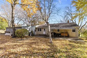 2869 Victoria St N, Roseville, MN 55113 - Photo 27