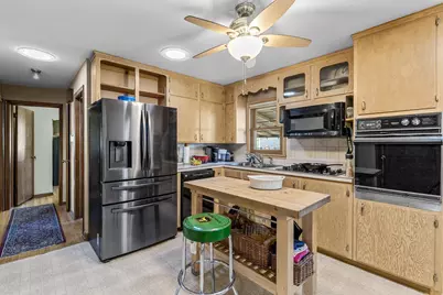 2869 Victoria Street N, Roseville, MN 55113 - Photo 9