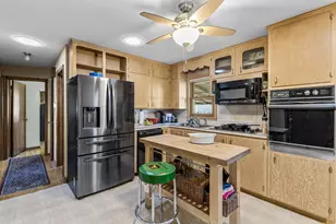 2869 Victoria St N, Roseville, MN 55113 - Photo 9