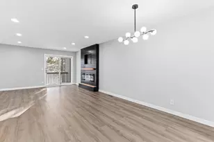 570 Woodhill Dr, Roseville, MN 55113 - Photo 29