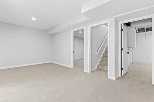 570 Woodhill Dr, Roseville, MN 55113 - Photo 33