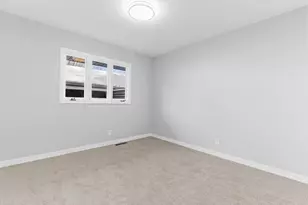 570 Woodhill Dr, Roseville, MN 55113 - Photo 23