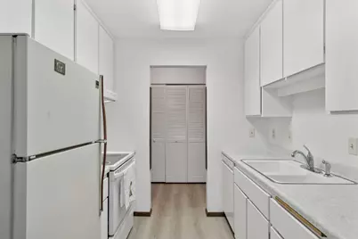 4360 Brookside Court #310, Edina, MN 55436 - Photo 9