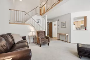 1676 Rose Hill Cir, Saint Paul, MN 55108 - Photo 9