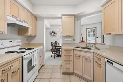 1676 Rose Hill Circle #1676, Saint Paul, MN 55108 - Photo 13