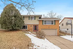 2243 Edgebrook Ave, Saint Paul, MN 55119 - Photo 1