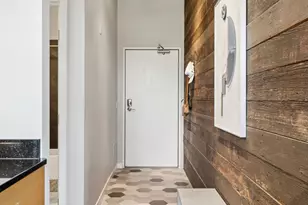 215 7th St NE, Minneapolis, MN 55413 - Photo 9